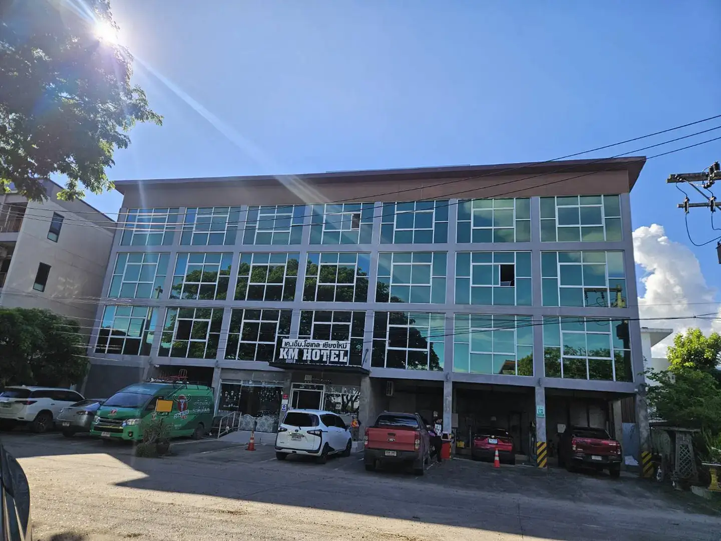 ติดฟิล์มโรงแรมเคเอ็มเชียงใหม่